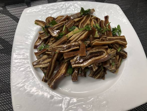 32. Layered Pig Ears in Aspic 千層豬耳
